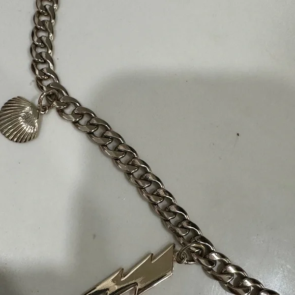 Mixed-metal chunky charm necklace lightning bolts, bananas and shells - Picture 4 of 8